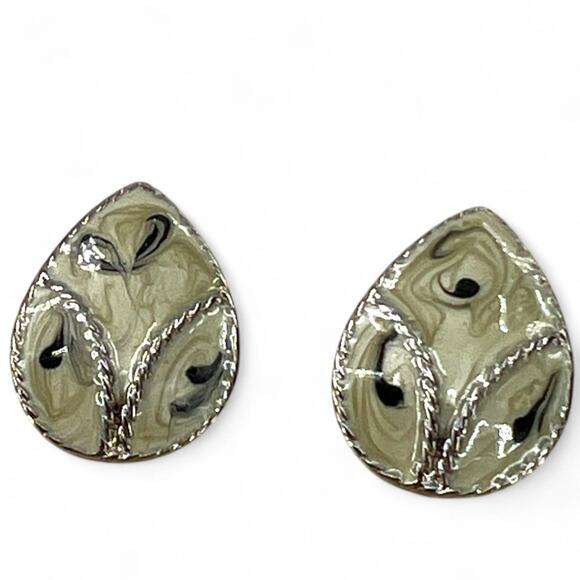 Vintage Enamel Cream Gray Tan Pierced Earrings, Gold Tone Rope edge Made in USA - Picture 1 of 4